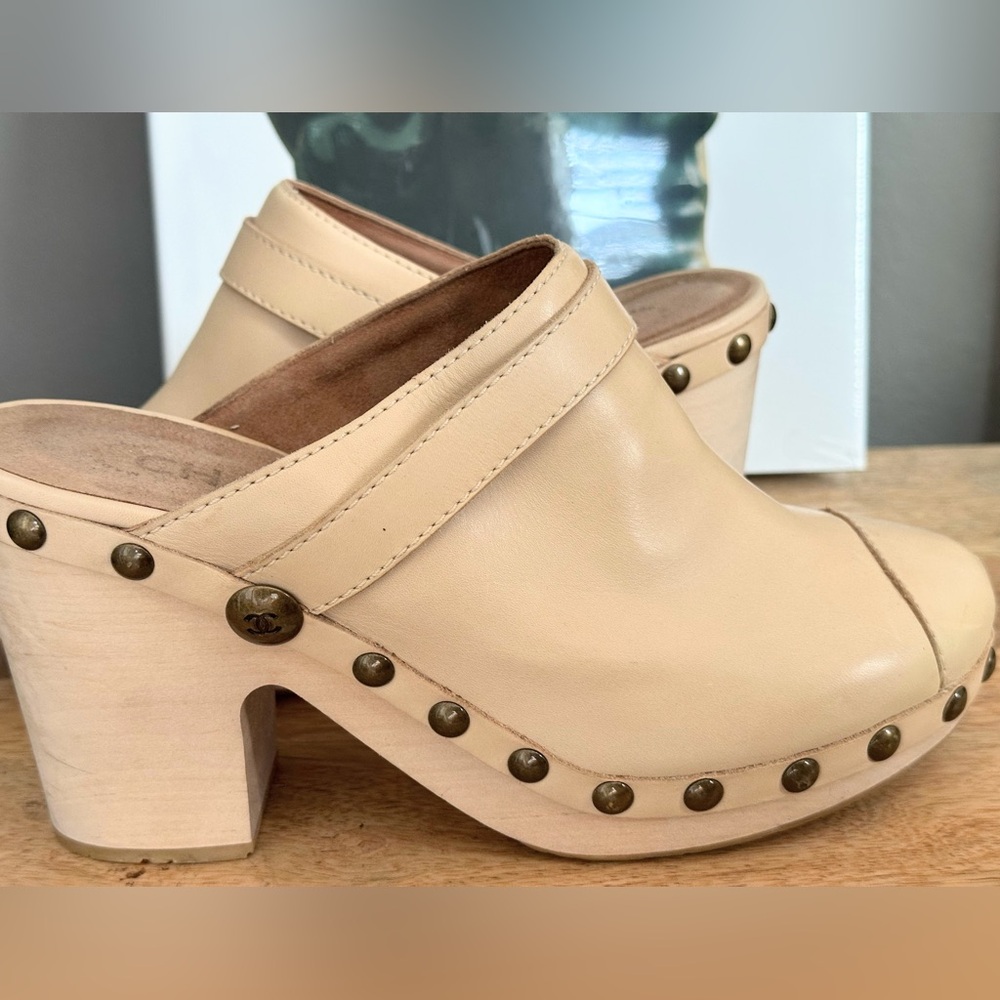 CHANEL Runway Leather Clogs Mules Metal studs 39 8 - Picture 2 of 16